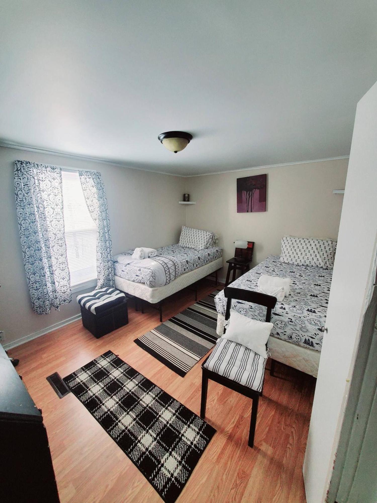 Room In Guest Room - Black-White Rm By Yale U New Haven Zewnętrze zdjęcie